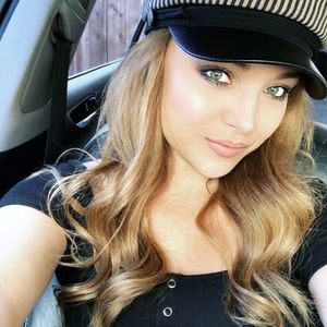 Meet your Posher, Holly